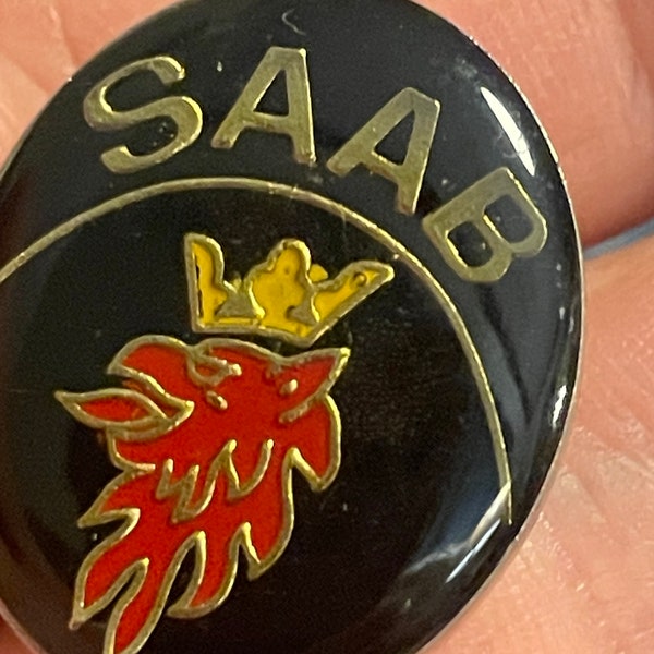 Vintage SAAB pin