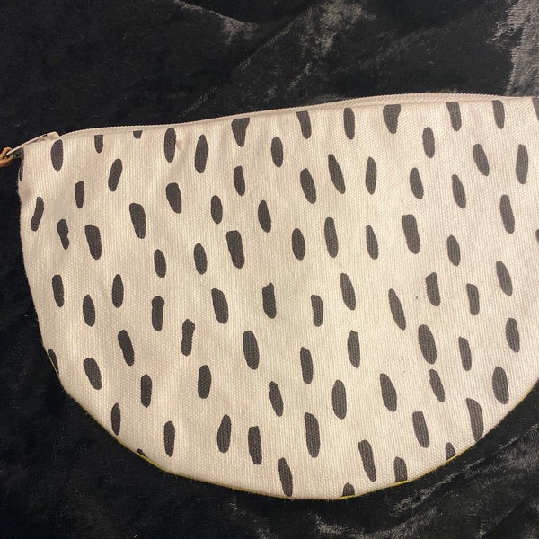 Cute Make-up Bag, Change Purse, Pouch, Clutch. Gifts for her. Gift. Spring.