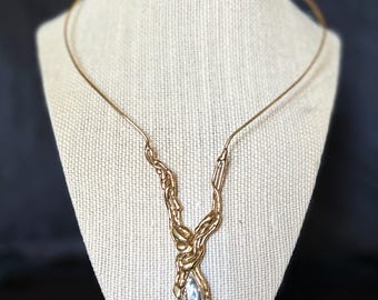 Collar llamativo de metales mixtos