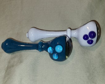 Frit Glass Spoon with Dychro and UV reactive glass on the tip.