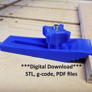 3D gedruckte CNC-Klemme und Knopf für die CNC-Bearbeitung. Werkzeugplatte an CNC Bett befestigen.