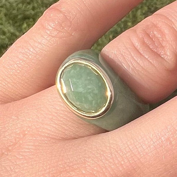 Vintage 14k Gold & Green Jade Ring With Asian Symbol Size 5.5