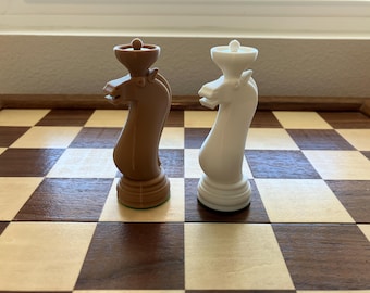 Amazon (Dragon) Fairy Chess Piece