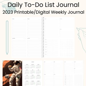 Könnte beinhalten: Ein druckbares und digitales Wochenjournal mit einem Weltraum-Design. Das Cover zeigt eine Retro-Schreibmaschine und den Titel "Daily To-Do List Journal 2023 Printable/Digital Weekly Journal". Die Innenseiten enthalten tägliche To-Do-Listen, Wochenübersichten und einen Kalender für 2023.