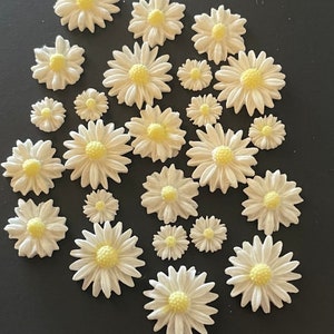 Edible fondant flower daisy cake cupcake toppers 24pc