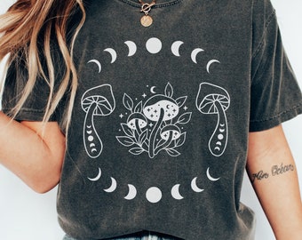 Mushroom Shirt, Moon Shirt, Magic Mushroom Tee, Hippie Shirt, Boho Shirt, Mushroom T-Shirt, Cottagecore Shirt, Fungus Shirt