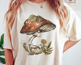 Mushroom Shirt, Goblincore Shirt, Fairycore T-Shirt, Cottagecore Crewneck, Fungus Shirt, Mushroom Lover Tee, Cottagecore Clothing