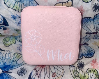 custom jewelry box, custom travel box, personalized jewelry box, Mother’s Day gift, unique gift, bridesmaid gifts, gifts for women