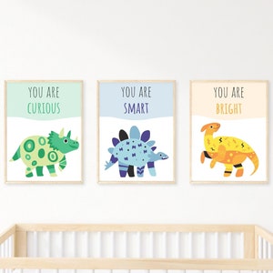 3 pezzo luminoso colorato dinosauro Wall Decal, adorabile Nursery Boys Room Decor, 1 anno vecchio ragazzo regalo sala giochi, genere neutro sopra letto arte