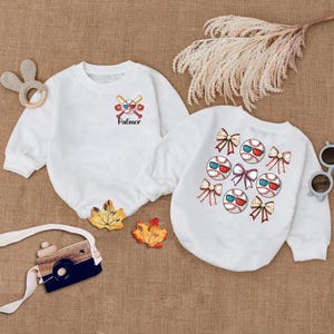 Personalized Baseball Romper Sweatshirt, Retro Baseball, Game Day Bow, Baby Bodysuit, Baseball Theme Toddler Clothes, Sports Baby Gift