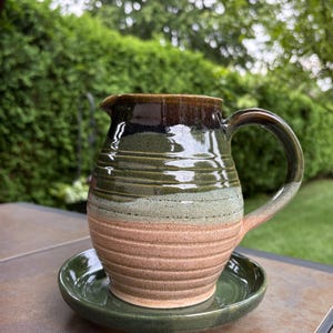 Ceramic water jug with plate, milk pitcher, wine decanter, stoneware wine carafe with plate