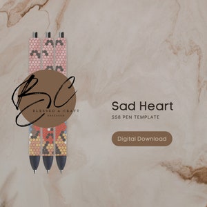 Könnte beinhalten: Drei Perlen-Stifte mit einem geometrischen Muster in Pink, Rot und Orange. Die Stifte sind vertikal angeordnet und mit "Sad Heart SS8 Pen Template" beschriftet. Das Bild enthält auch ein Logo für "Blessed & Craft Obsessed".