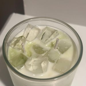 Matcha- und Bergamotte-Sojakerze – Eiskerze mit Gelwachs-Eiswürfeln, personalisierte Geschenkkerze, handgefertigtes Duftkerzen-Geschenk Bild 7
