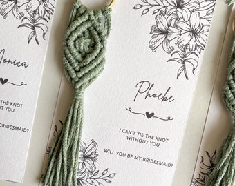 ¿Serás mi dama de honor? - Llavero de macramé con etiquetas de nombre personalizadas - Regalos para despedidas de soltera - Regalos para fiestas nupciales - Llavero bohemio - Regalos de fiesta