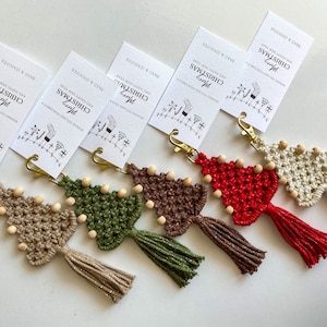 Makramee Schlüsselanhänger mit Custom Tags, Weihnachten, Weihnachtsgeschenke in Masse, Weihnachtsbaum Schlüsselbund, Makramee Schlüsselanhänger mit Custom Tags