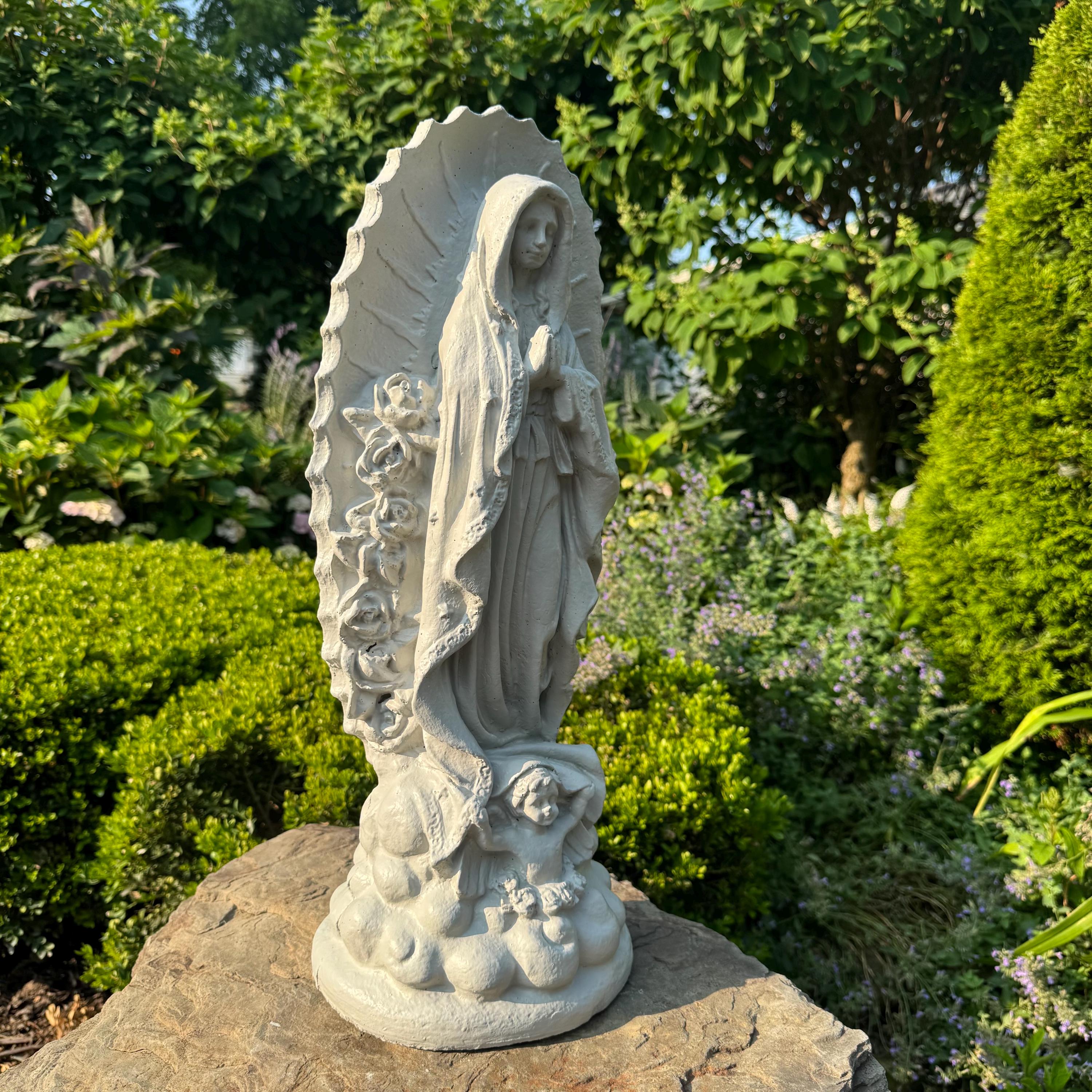 GUADALUPE マリア像 THE CRIMIE GARDEN media_522bd727-ceaa-4176-affa-