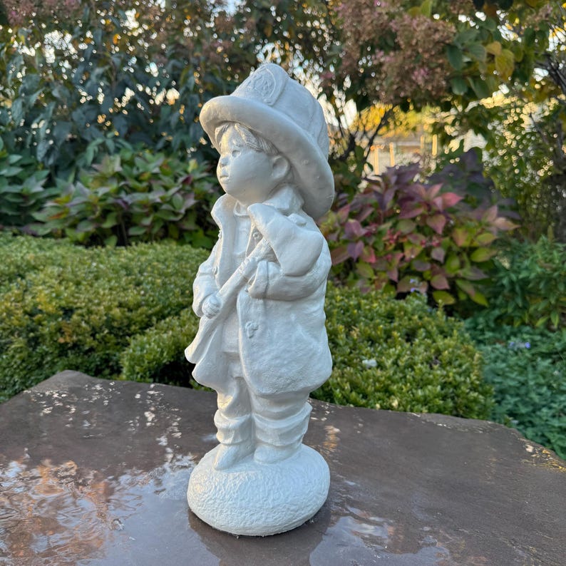 NationalStatuary Firefighter Garden Statue - Thumbnail 2