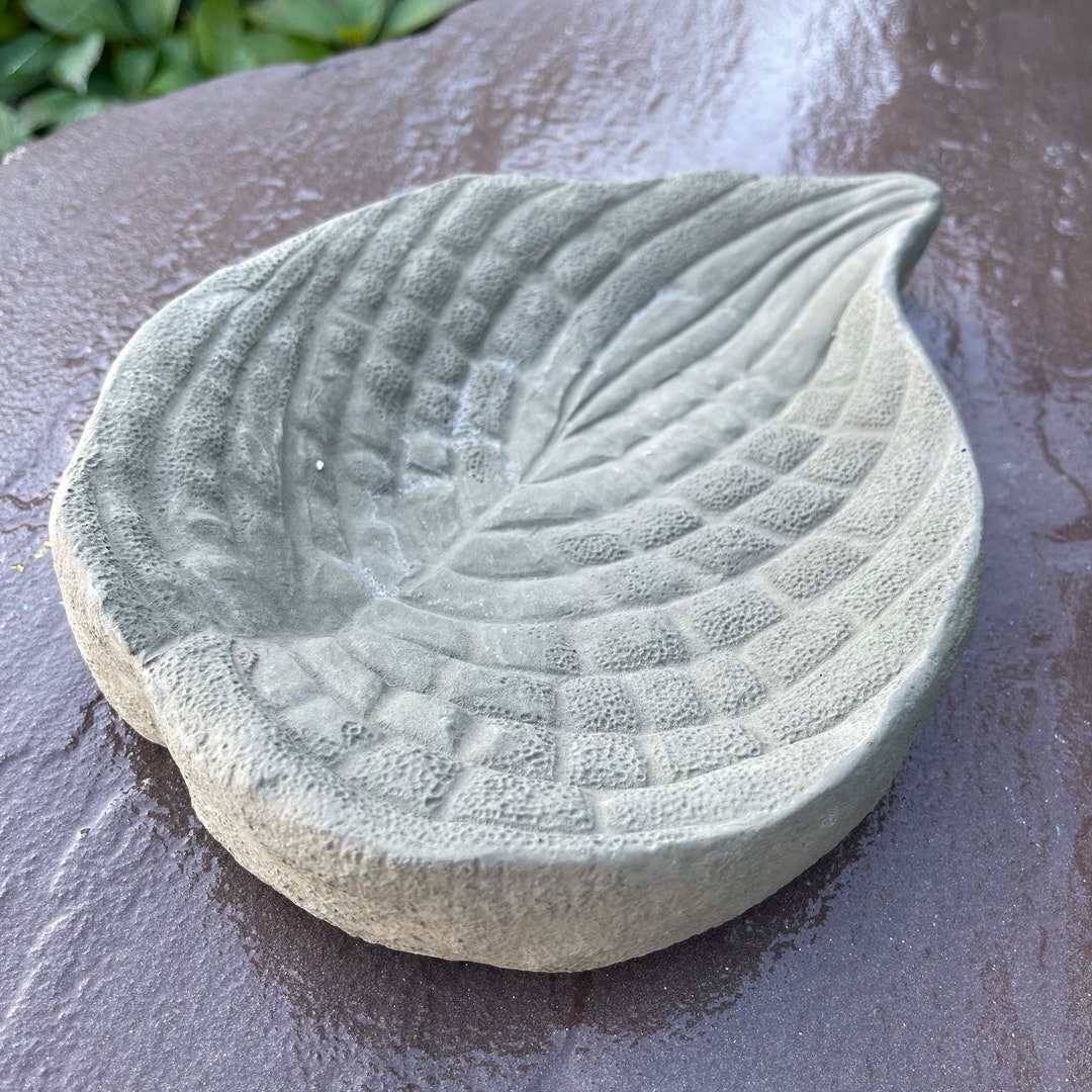Cement Bird Bath Bowl Concrete Leaf Sculpture for Garden 10 Birdbath