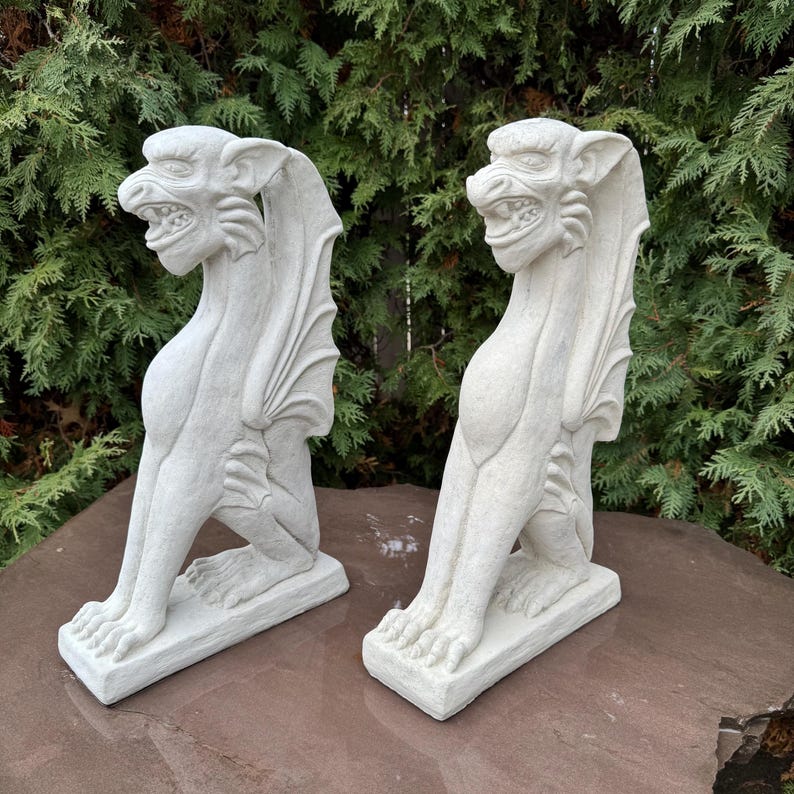 NationalStatuary Griffin Garden Statue - Thumbnail 2