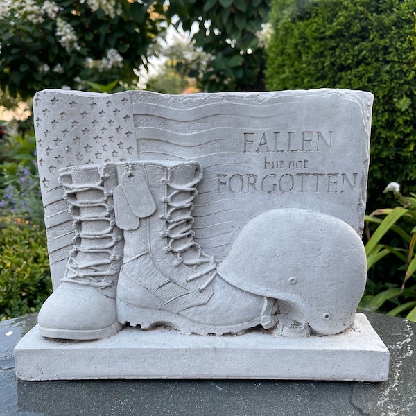 Concrete Military Garden Statue Lawn Ornament Outdoor Fallen But Not Forgotten Cement Army Soldier Veteran Outdoor Statuary Flag Decor Gift