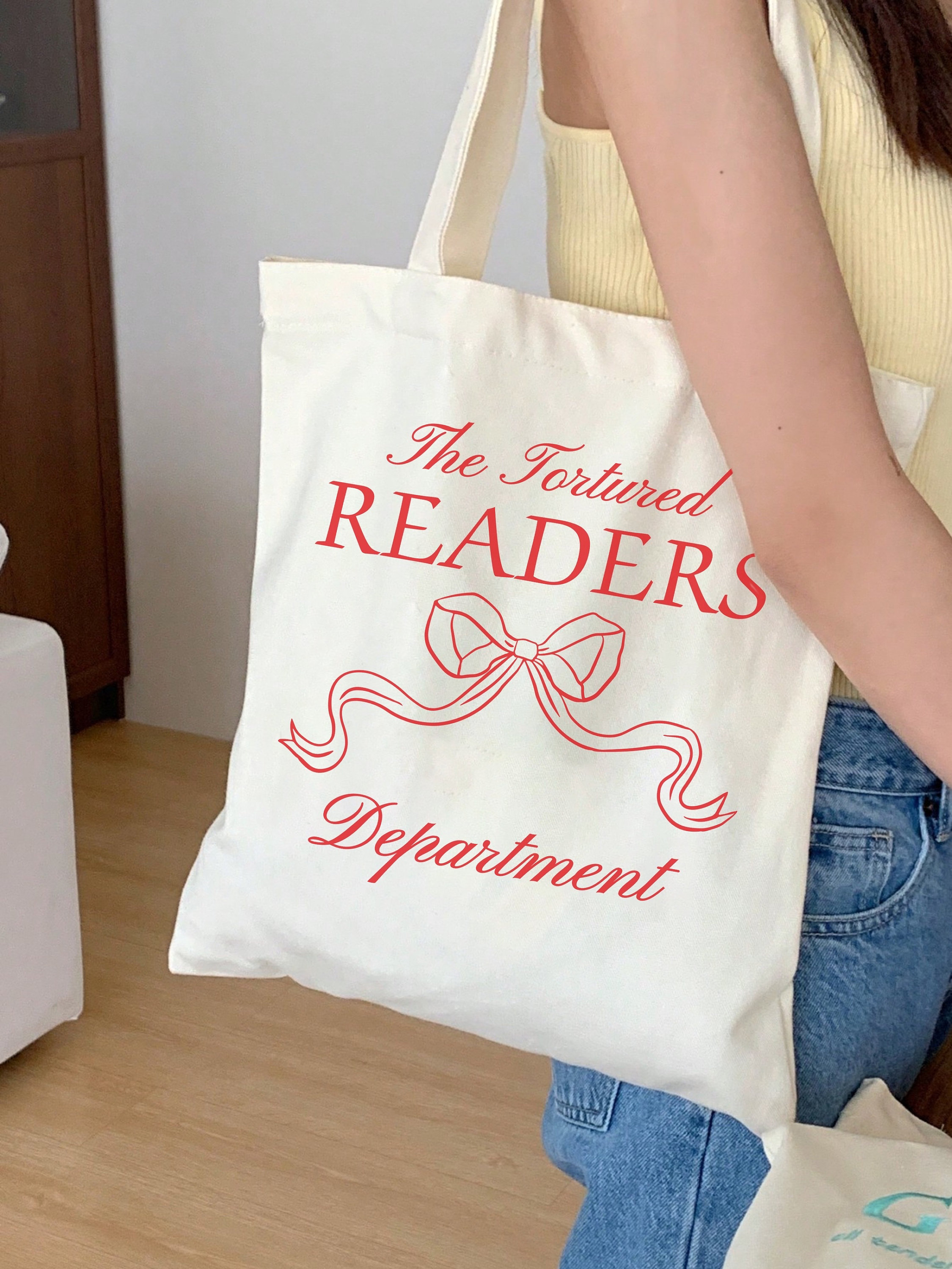 Light grey shop winged chain handle tote bag
