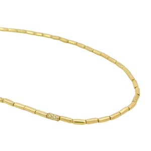 Zierliche goldene Halskette - Gold, Silber, Schwarz Farbe Anhänger mit Stein Detail | JUJU Schmuck