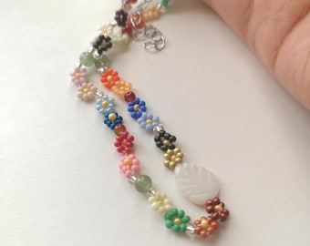 Handmade Beaded Flower Necklace – Y2K Boho Daisy Choker