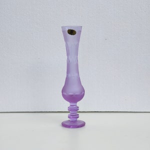 Chalice vase in alexandrite glass, small neodymide flower holder.