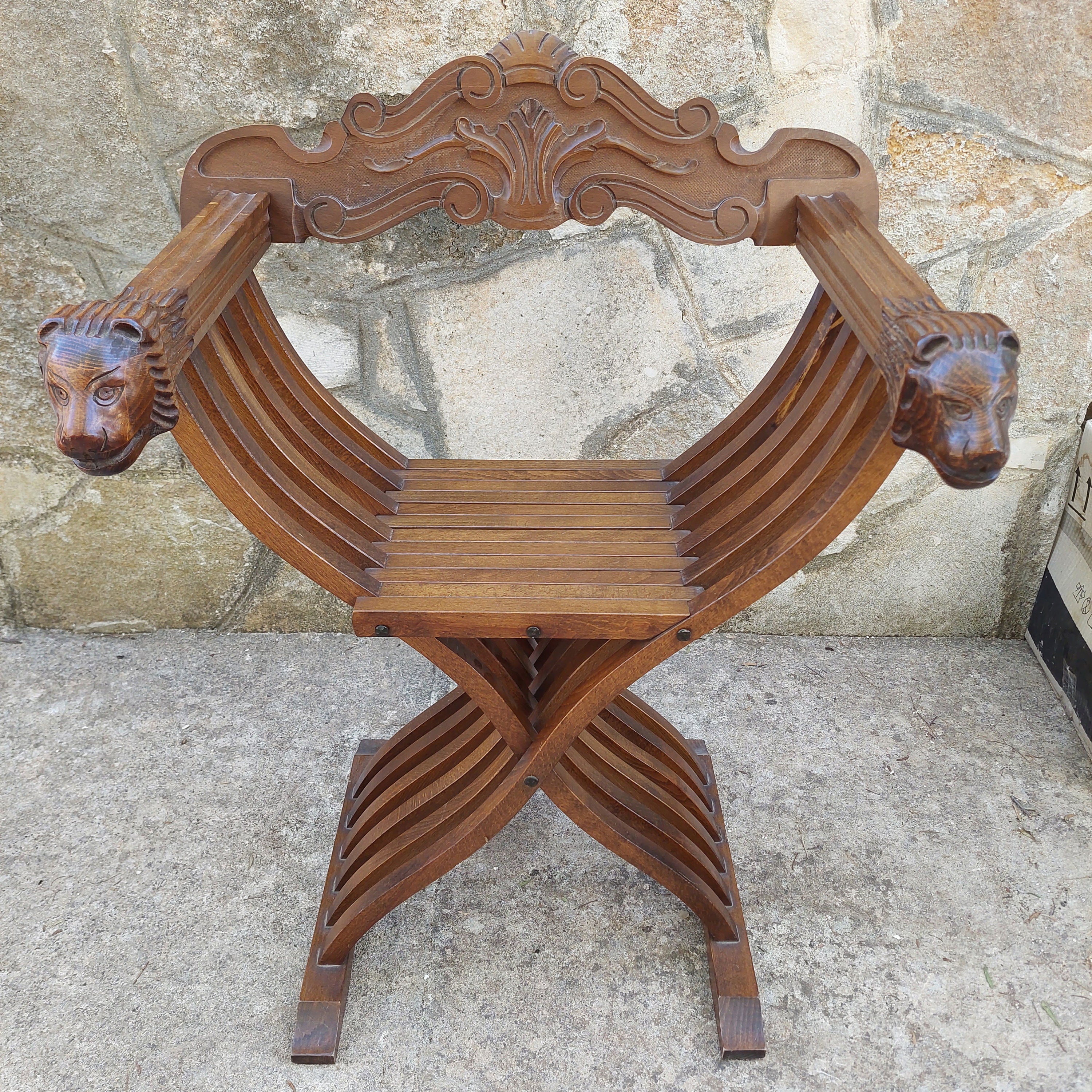 Silla revival vintage hecha a mano Savonarola España