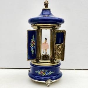 Vintage Lipstick Carousel With Ballerina
