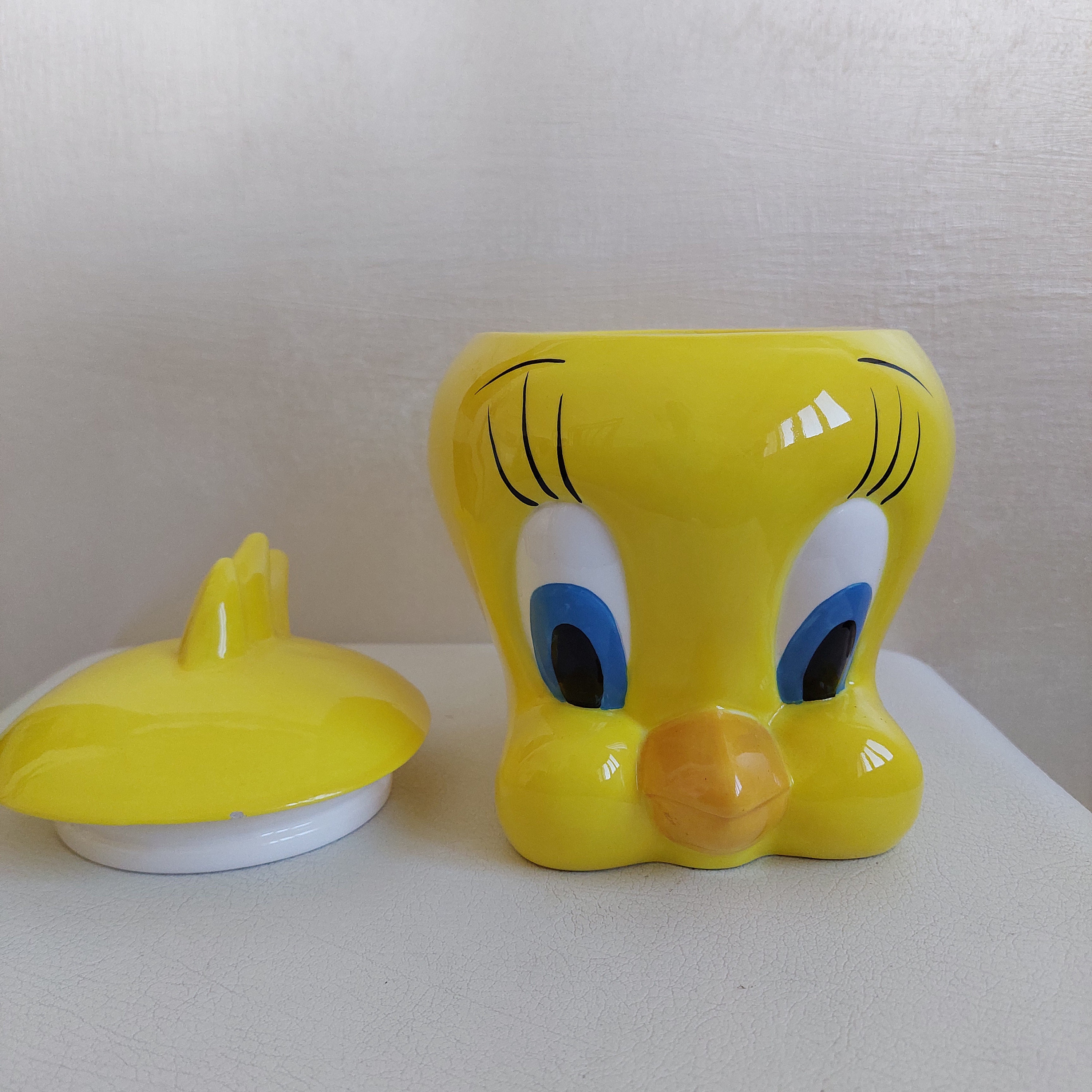 Cookie Tweety Bird Jar Warner Looney Tunes Brothers Bros Ceramic
