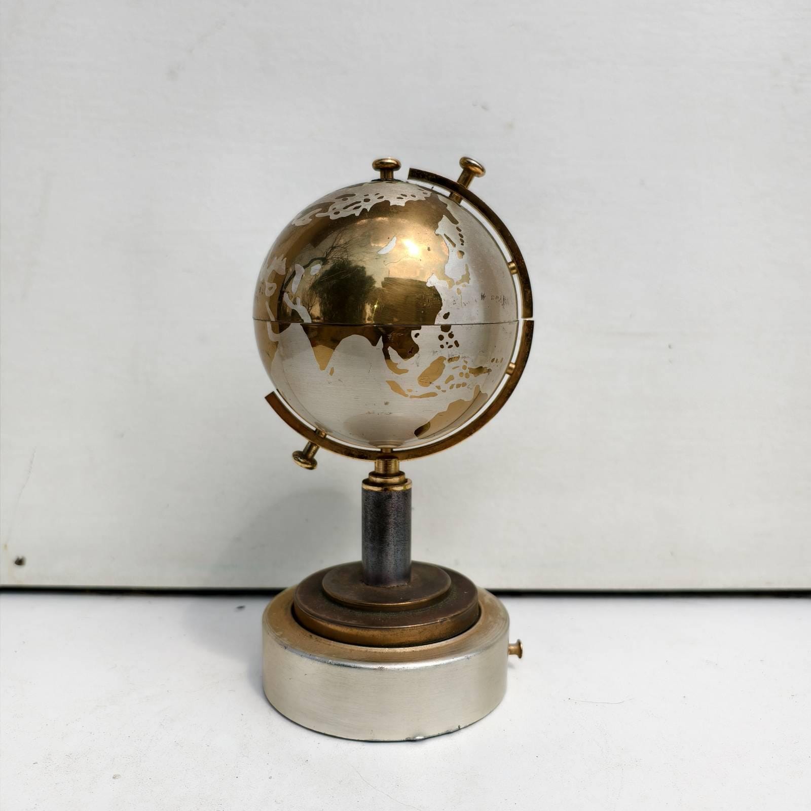 Music Globe Box Metal Desk Cigarettes Holder 