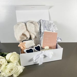 Elegance Bridesmaid Proposal Box White - Personalised Box With Robe, Slippers, Purse, Heart Sunnies, Champagne Flute, Candle, Hair Claw Card