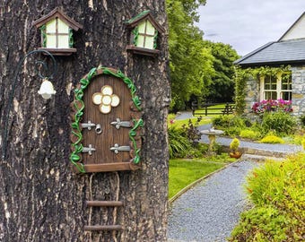 ミニチュア妖精の庭のドアセット - 気まぐれなツリーデコレーション、魔法の屋外オーナメント