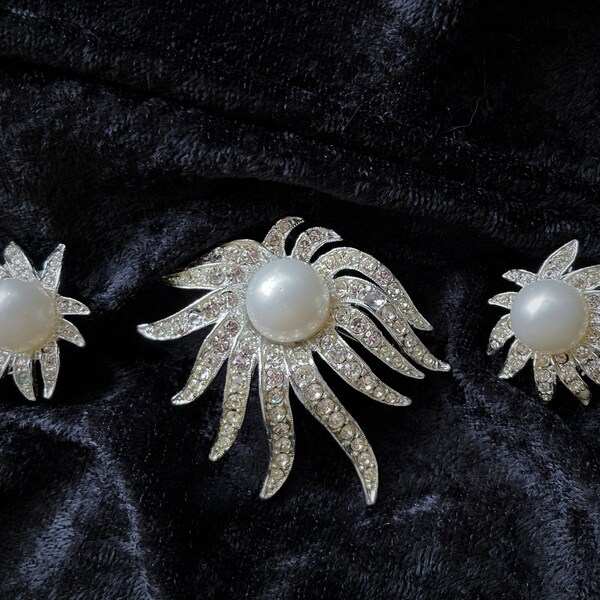 Signed vintage Celebrity NY pearl and clear stone brooch and earrings set