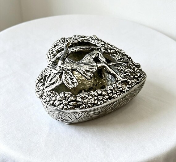 Vintage 1980s A E Williams Pewter Heart Trinket / Pill Box – Fairy & Floral Design, Marked View 3