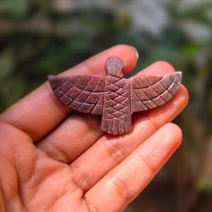 Natural Gemstone Eagle Carving Pendant – Hand Carved Crystal Bird Necklace, Healing Stone Jewelry, Eagle Spirit Totem, Crystal Carving Gift