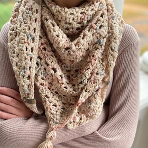 Timeless and Elegant: Crocheted Shawl / Scarf in Superwash Merino Wool, Sandy Speckled Shawl, Women&#39;s Gift, Wedding Guest