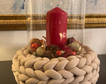 Knitting pattern for a knitted wreath/decorative wreath. Digital file. For all seasons.