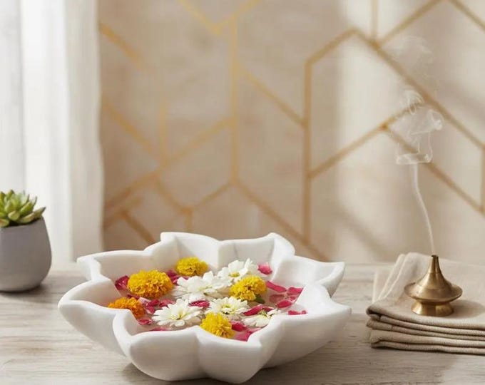 White Marble Leaf Bowl – Hand-Carved Stone Decorative Bowl