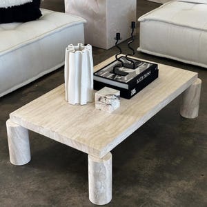 Mesa de centro de travertino hecha a mano: muebles modernos de piedra para sala de estar