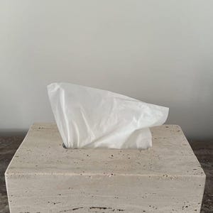 Scatola di carta velina in marmo di travertino di lusso 9x6x3,5 pollici di altezza