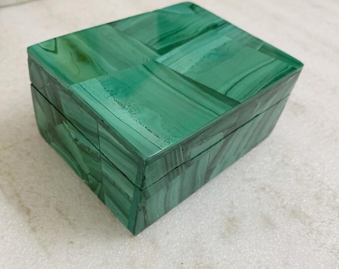 Malachite Effect Storage Box | Handcrafted Jewelry Holder | Stylish Vanity Decor
