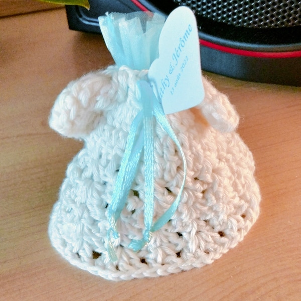 Bonbonnière pour dragée au crochet blanche