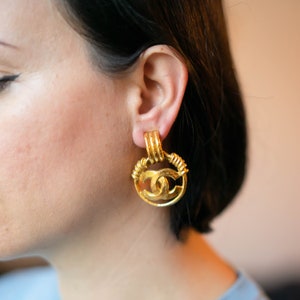 chanel logo hoop earrings