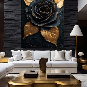 Puede incluir: Una rosa negra y dorada con p&eacute;talos y hojas texturizados, expuesta en una pared en un sal&oacute;n moderno.