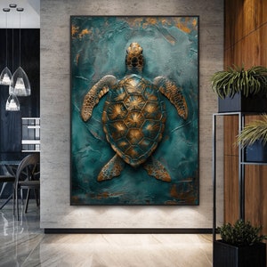 Puede incluir: Una gran escultura de tortuga marina de color dorado con un fondo azul verdoso. La tortuga est&aacute; detallada con un caparaz&oacute;n texturizado y tiene una apariencia tridimensional.
