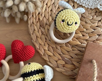 Hochet abeille en crochet fait main