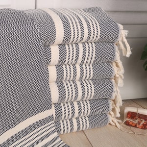 Turkse handdoek, gestreepte theedoek, monogram handdoek, keukenhanddoek, 18 x 40 inch marineblauwe katoenen theedoek, cadeau voor beste vriend,