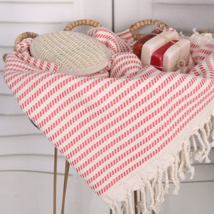 Toalla de baño, regalo personalizado para él, toalla de algodón bermellón de 40 x 71 pulgadas, regalos personalizados, regalos para él, linda toalla de playa, imagen 2